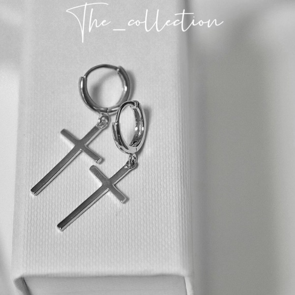 STERLING SILVER CROSS HOOP EARRINGS - Picture 4 of 4